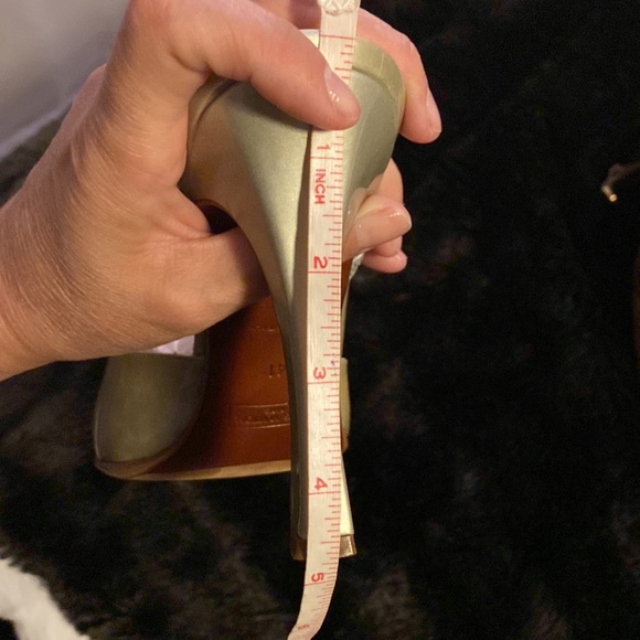 Louis Vuitton - Picture 9 of 9